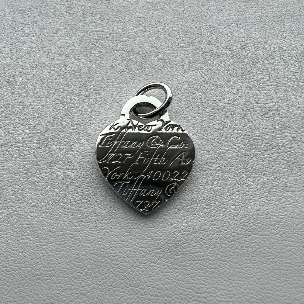 727 fifth Ave medium heart charm - Picture 2 of 5